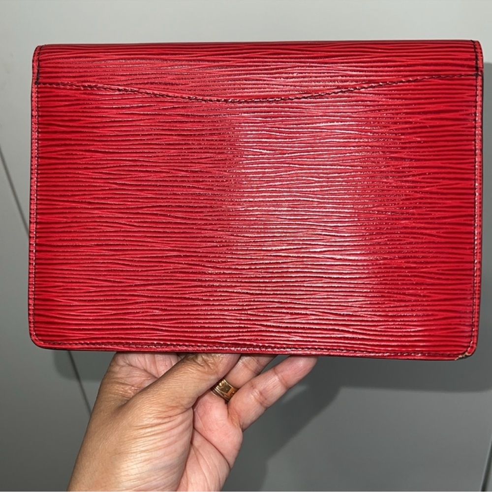 Louis Vuitton Epi Leather Clutch mini bag - Picture 5 of 13
